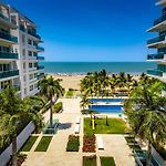 Apto panoramico Morros 922 con salida directa a la playa