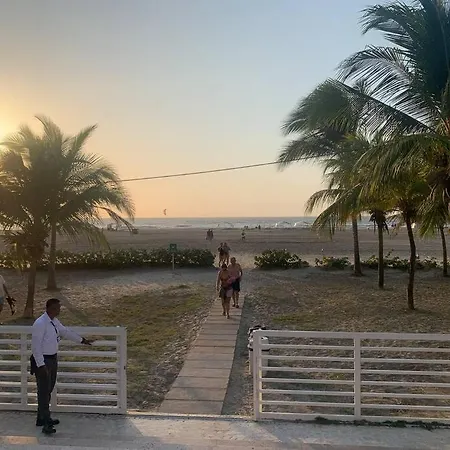 Apartamento Apto panoramico Morros 922 con salida directa a la playa Cartagena
