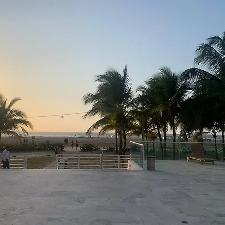 Apto panoramico Morros 922 con salida directa a la playa Apartamento Cartagena
